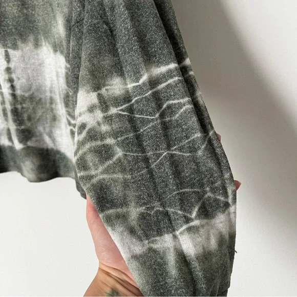 Anthropologie Dantelle Boxy Cropped Tie Dye Long Sleeve - Picture 9 of 9